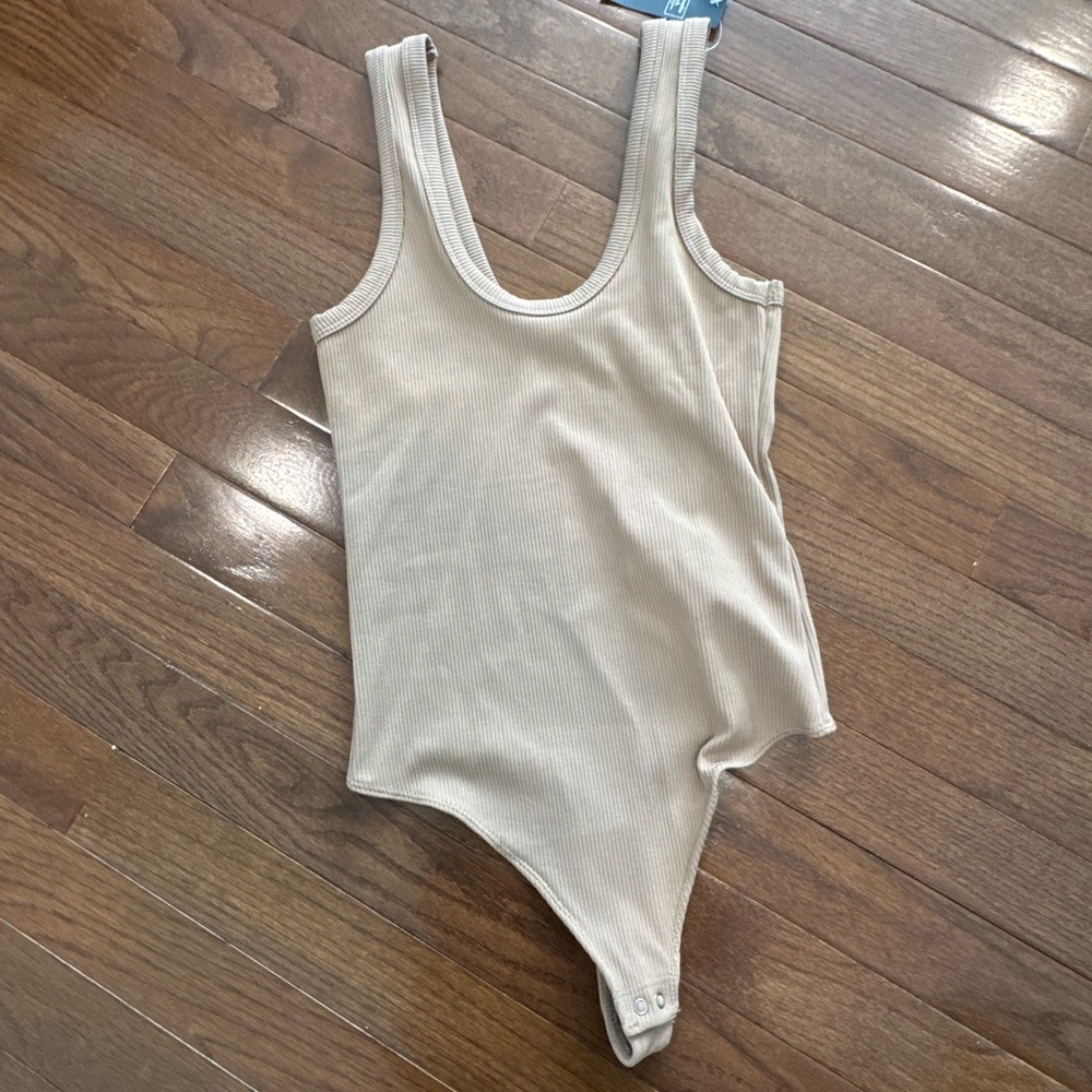 NWT Abercrombie & Fitch Light Brown Ribbed Bodysuit - Picture 6 of 7